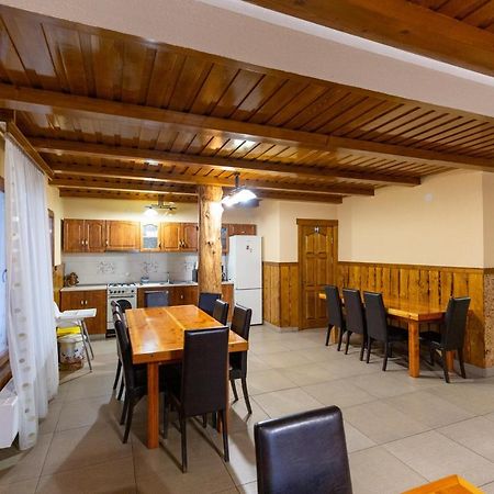 Conacul De Sub Munte Villa Novaci-Străini Dış mekan fotoğraf