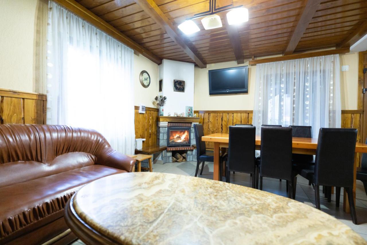 Conacul De Sub Munte Villa Novaci-Străini Dış mekan fotoğraf