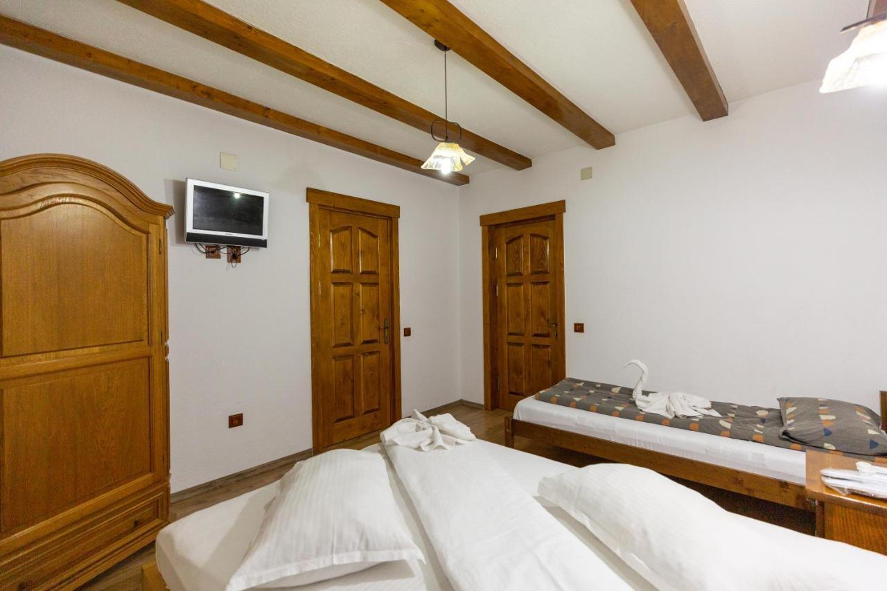 Conacul De Sub Munte Villa Novaci-Străini Dış mekan fotoğraf