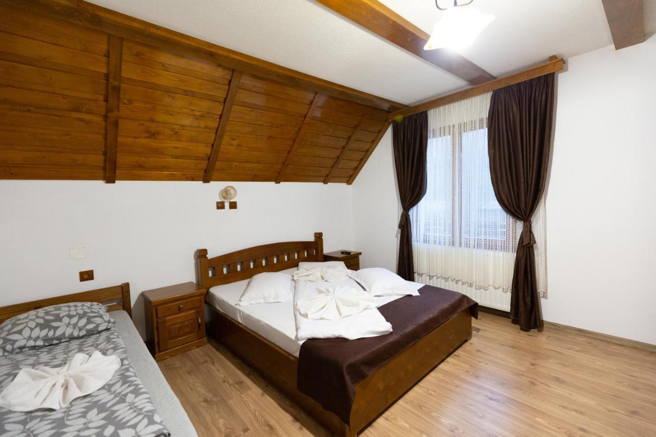 Conacul De Sub Munte Villa Novaci-Străini Dış mekan fotoğraf