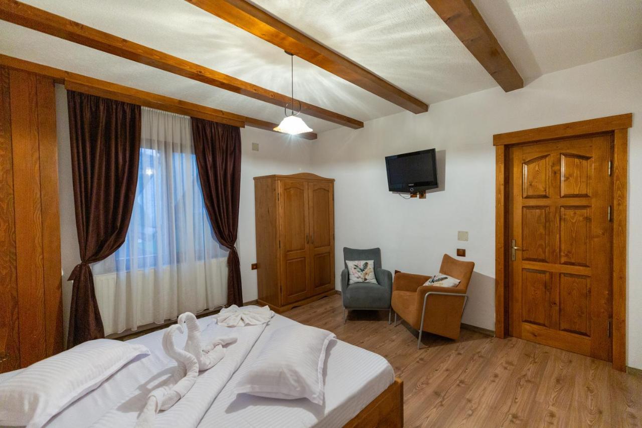 Conacul De Sub Munte Villa Novaci-Străini Dış mekan fotoğraf