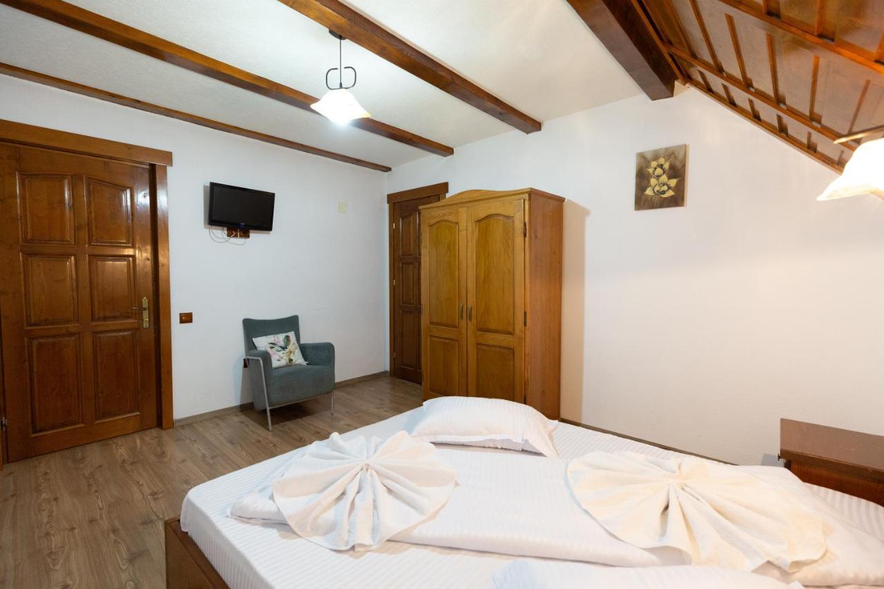 Conacul De Sub Munte Villa Novaci-Străini Dış mekan fotoğraf