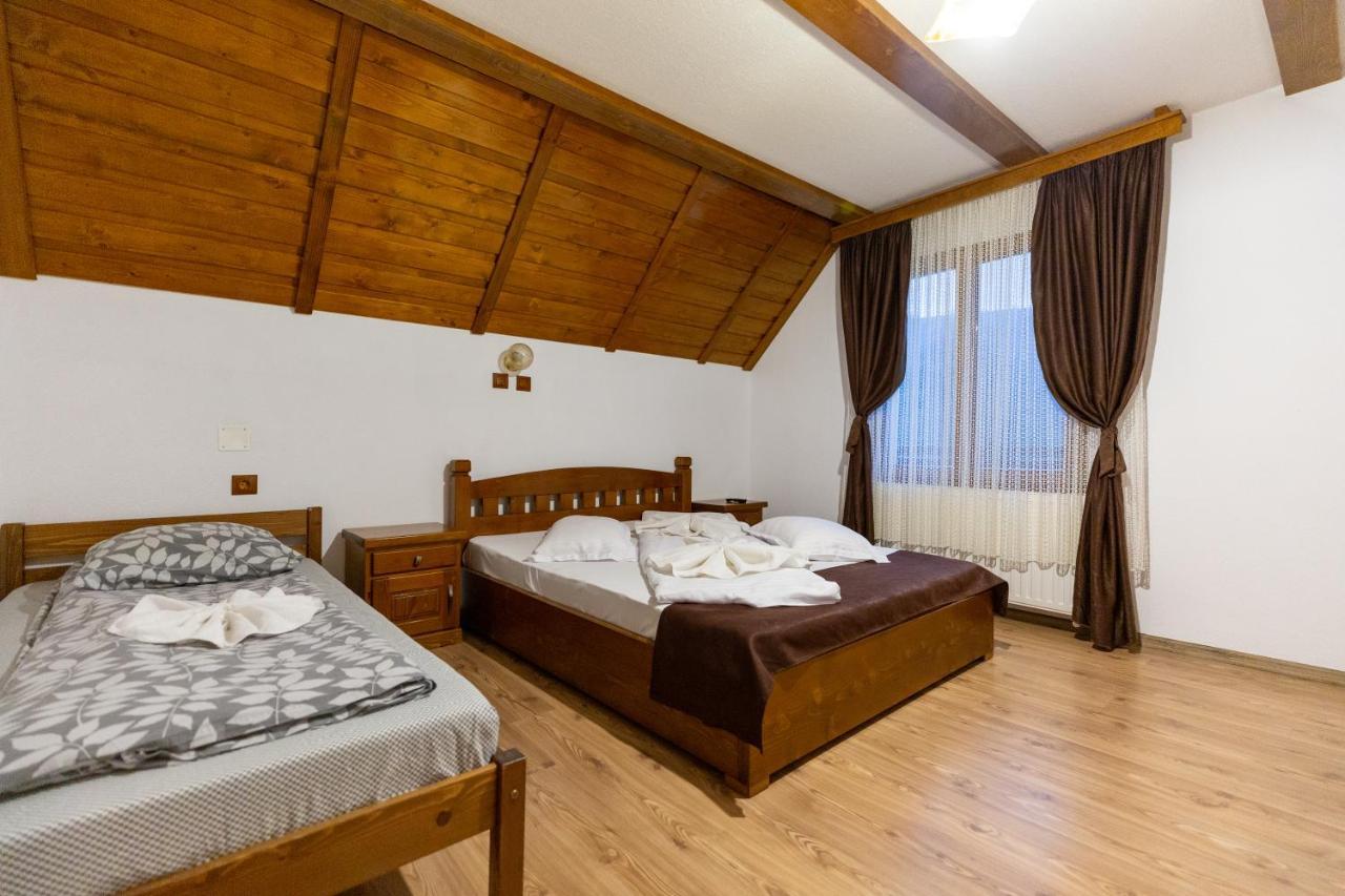 Conacul De Sub Munte Villa Novaci-Străini Dış mekan fotoğraf