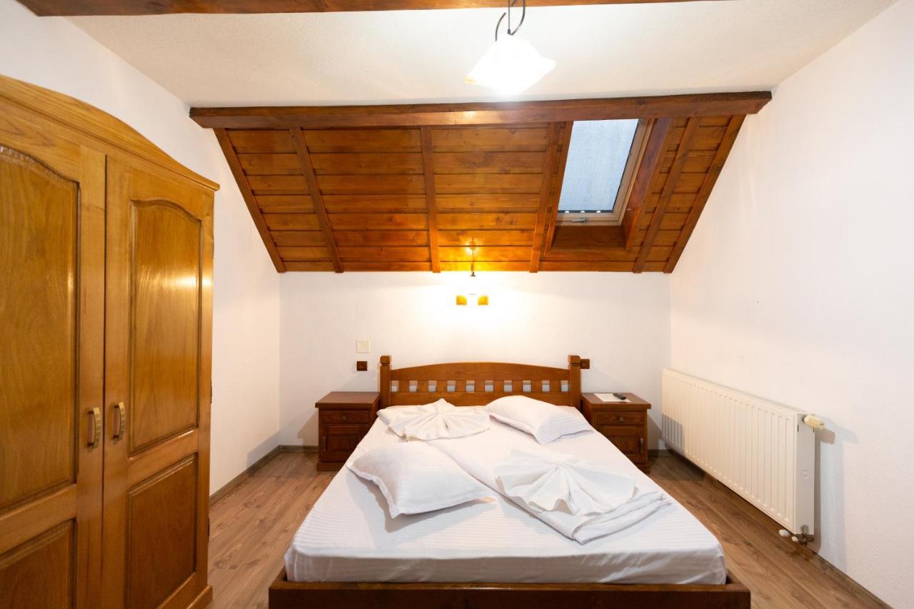 Conacul De Sub Munte Villa Novaci-Străini Dış mekan fotoğraf