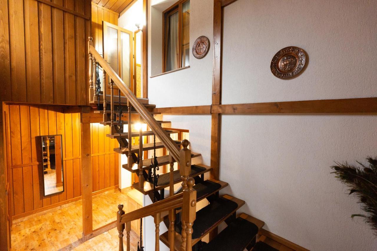 Conacul De Sub Munte Villa Novaci-Străini Dış mekan fotoğraf