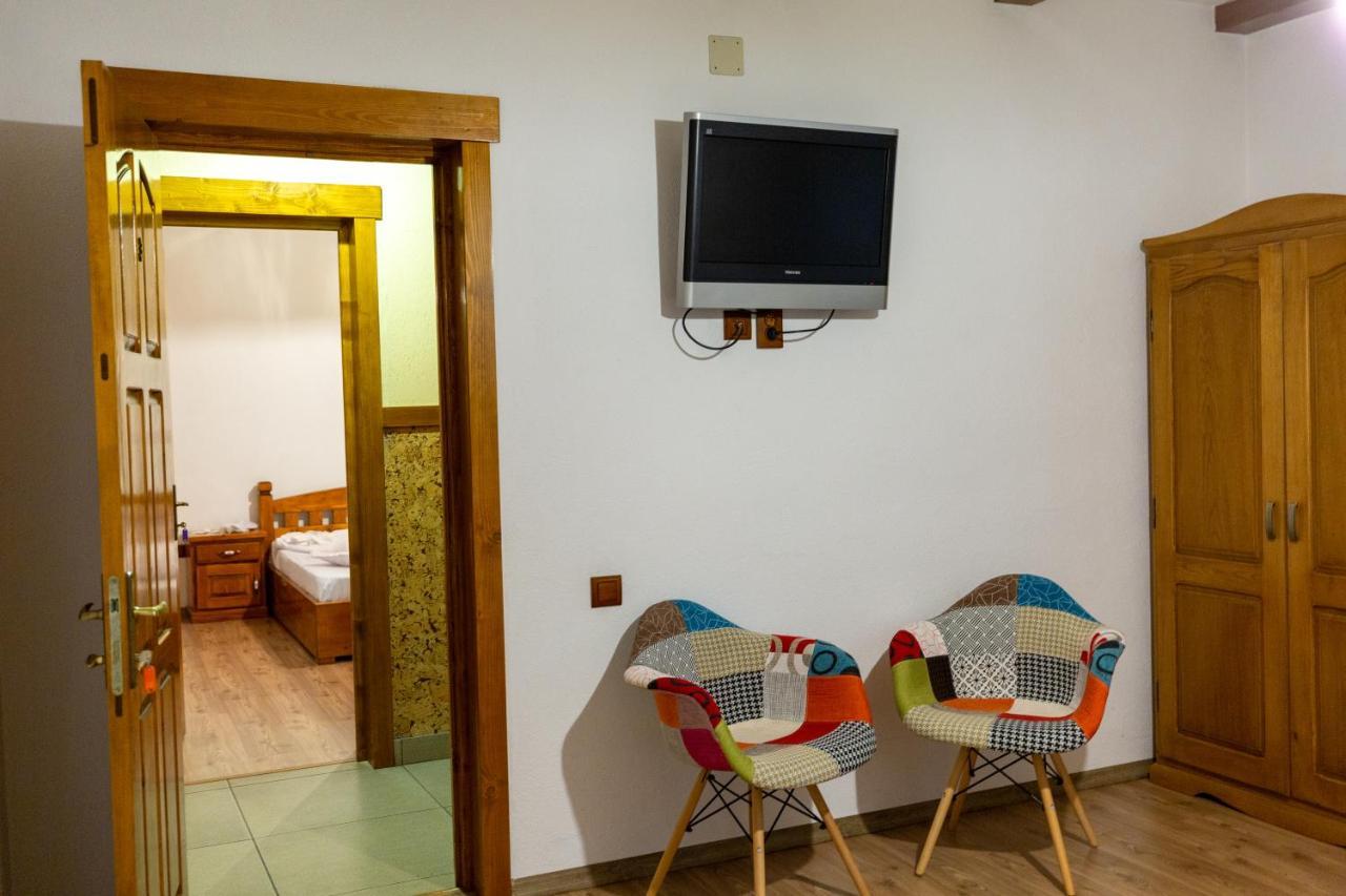 Conacul De Sub Munte Villa Novaci-Străini Dış mekan fotoğraf