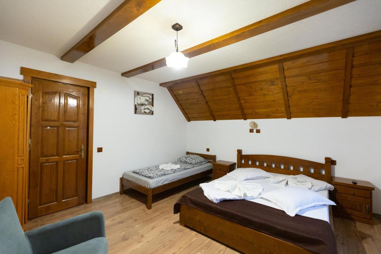 Conacul De Sub Munte Villa Novaci-Străini Dış mekan fotoğraf